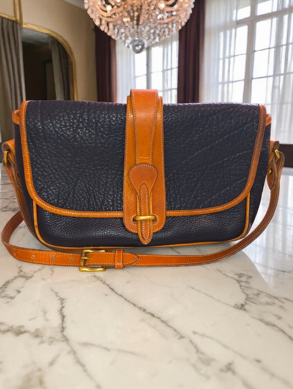 AUTHENTICATED Vintage Dooney & Bourke AWL Crossbody Black Tan Leather Duck Logo